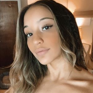 Meet your Posher, Maya